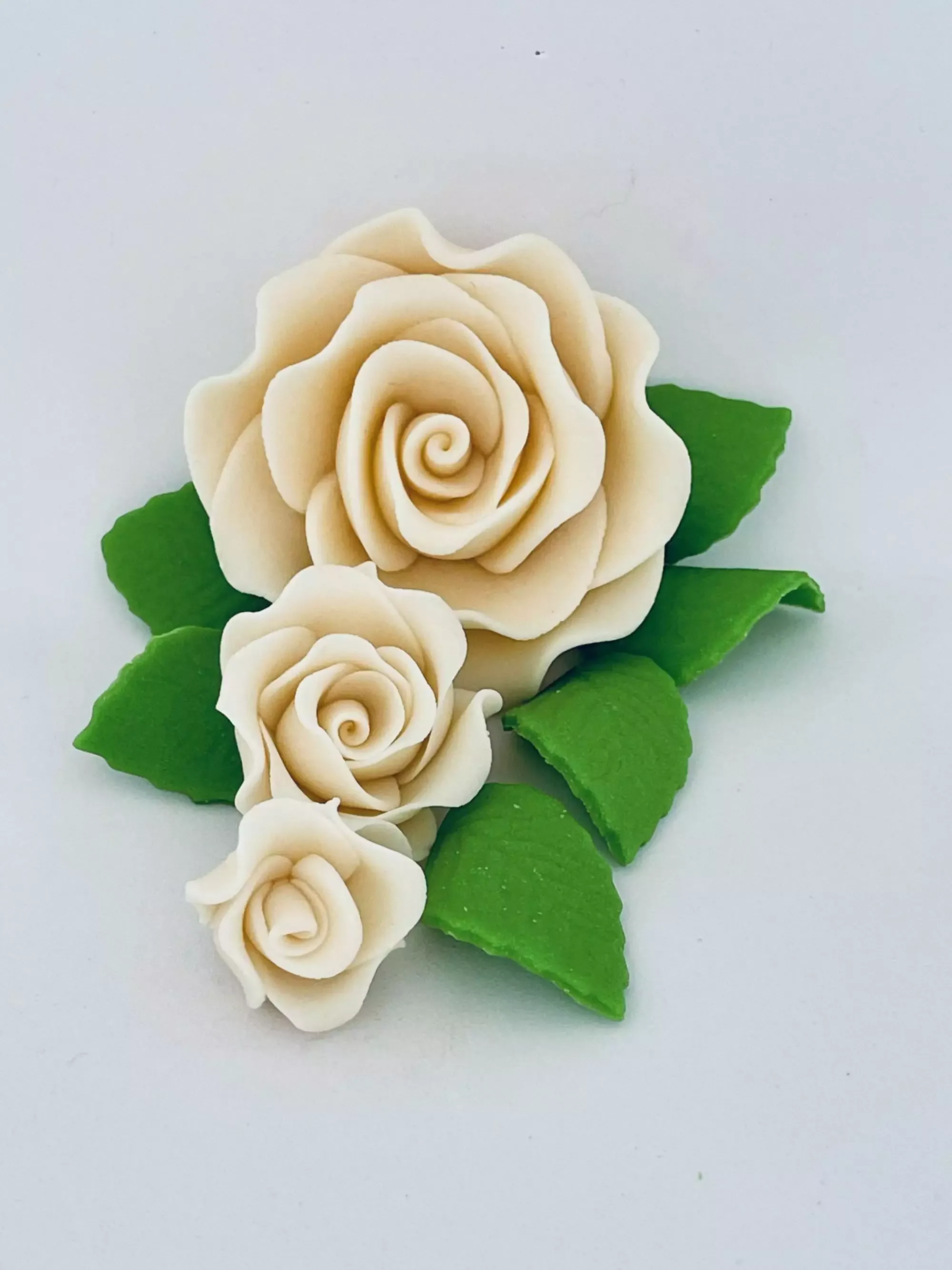 Rosen-Set mit Blätter, Ecrú Zuckerblumen 9tlg.